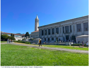1 UC Berkeley main library med Sather Tower i bakgrunden