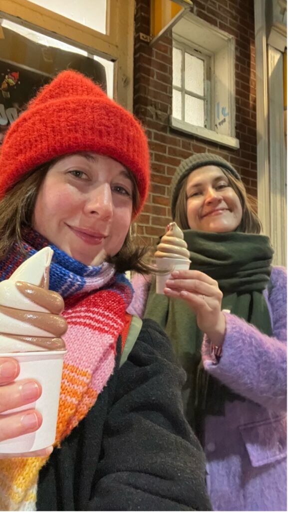 SOFT SERVES MED MIN FINA VÄN PAULIINA FRÅN JYVÄSKYLÄ SOM OCKSÅ VAR GÄSTDOKTORAND VID PENN